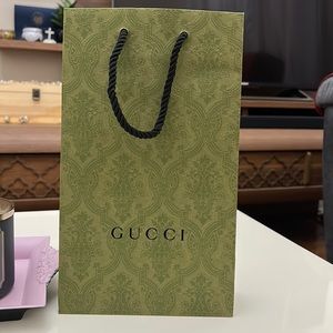 Gucci shopping bag
